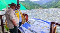 Anggota DPR RI, Rusli Habibie saat meninjau progres pembangunan Bendungan Bulango Ulu, Senin 5 Januari 2026 [foto:juna/nusantara1]