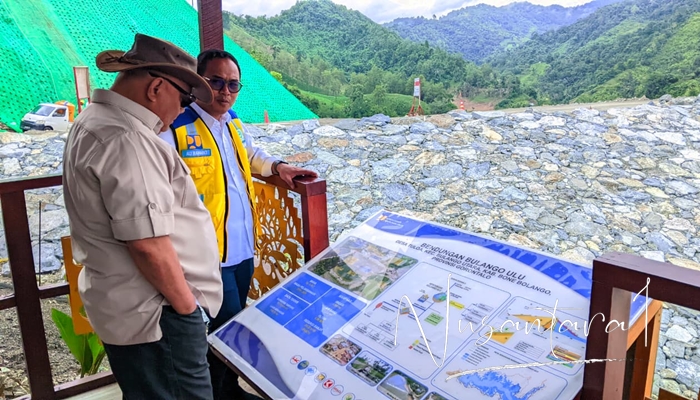 Anggota DPR RI, Rusli Habibie saat meninjau progres pembangunan Bendungan Bulango Ulu, Senin 5 Januari 2026 [foto:juna/nusantara1]