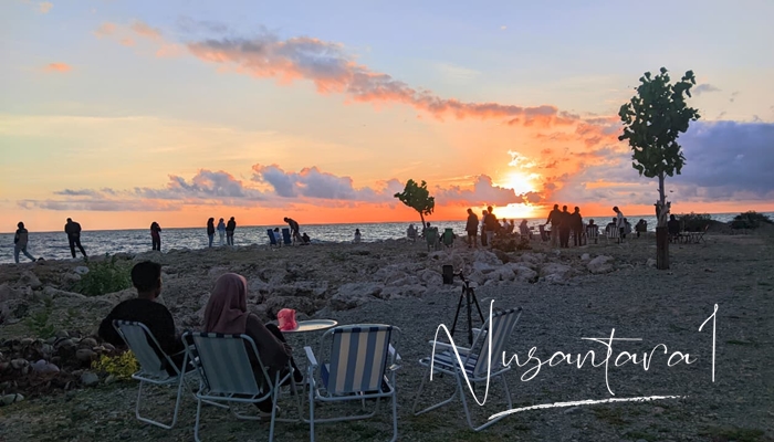 Suasana sore di Pantai Huangobotu [foto:juna/nusantara1]