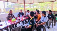 Panitia ‘Journalist Futsal League’ saat bertemu Kajari Kabupaten Gorontalo, Olan Laurence Hasiholan Pasaribu [foto:dok/panitia]
