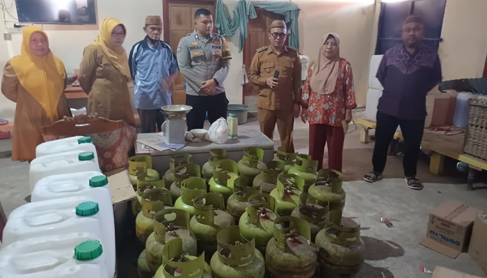 Lurah Kayubulan lakukan Sidak pada salah satu pangkalan LPG 3 Kilogram [foto:dok/kelurahan]