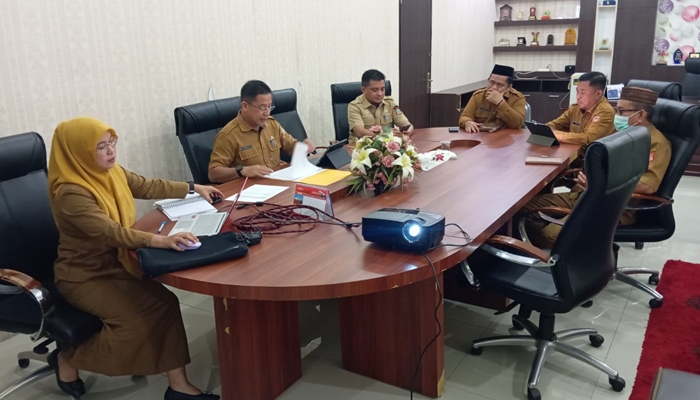 Rapat internal dalam rangka proses penataan kelembagaan melalui rencana perampingan OPD. [foto:dok/humas]