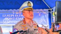 Dirlantas Polda Gorontalo, Kombes Pol Lukman Cahyono saat diwawancarai awak media. [foto:juna/nusantara1]