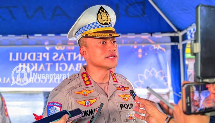 Dirlantas Polda Gorontalo, Kombes Pol Lukman Cahyono saat diwawancarai awak media. [foto:juna/nusantara1]