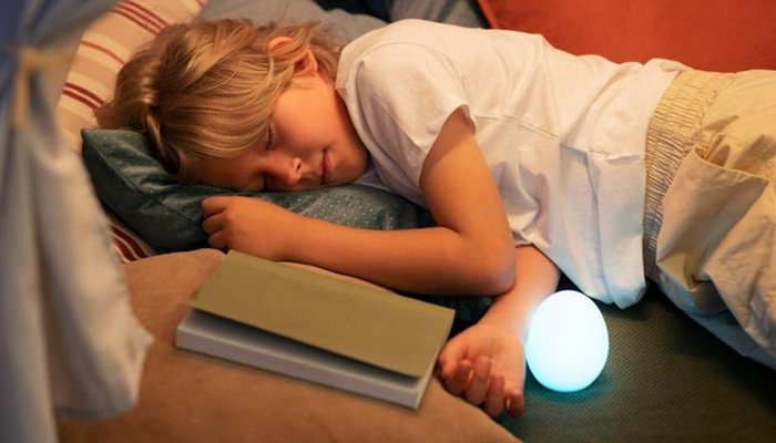 Ilustrasi. Studi menemukan, orang yang tidur dengan lampu menyala memiliki risiko penyakit jantung yang tinggi [foto:dok/grid]