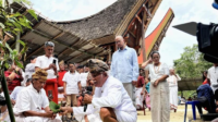 Pandji Pragiwaksono dijatuhi sanksi adat berupa denda satu ekor babi dan 5 ayam dalam sidang adat di Tana Toraja, buntut candaan Toraja [foto:dok/garuda]
