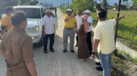 Anggota DPR RI dari Fraksi Partai Golkar, Rusli Habibie saat melakukan kunjungan pengawasan terkait Jalan Usaha Tani [foto:dok/tim rh]