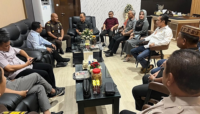 Rombongan dari Kejari Kabupaten Gorontalo saat diterima oleh pimpinan DPRD [foto:dok/humas]