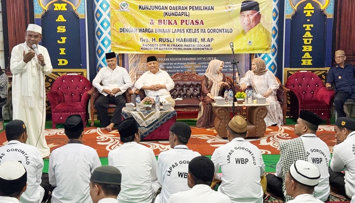 Anggota DPR RI dari Fraksi Partai Golkar, Rusli Habibie saat lekukan Kundapil di Lapas Gorontalo [foto:dok/tim rh]