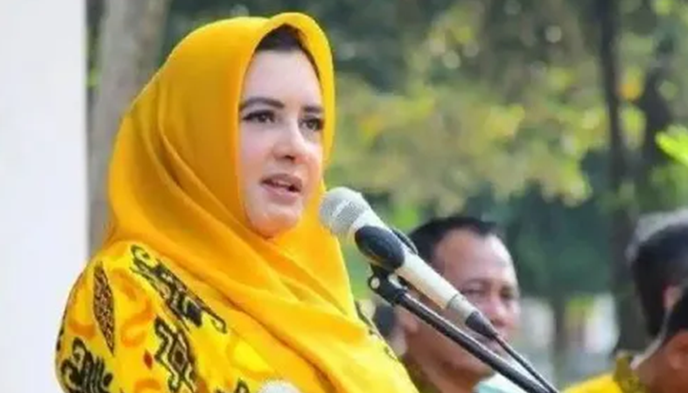 KPK OTT Bupati Pekalongan, Fadia Arafiq [foto:dok/diksi]