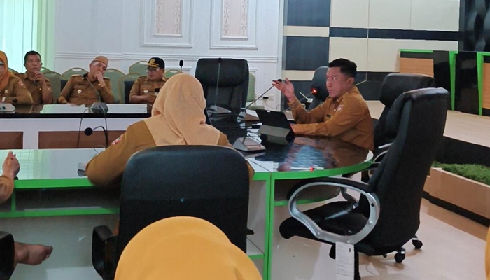 Asisten III Setda Kabupaten Gorontalo, Haris Suparto Tome. [foto:humas]