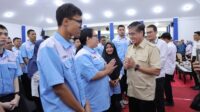 Menteri Ketenagakerjaan Yassierli, saat menemui peserta usai membuka Pelatihan Vokasi Nasional 2026 [foto:dok/naker]