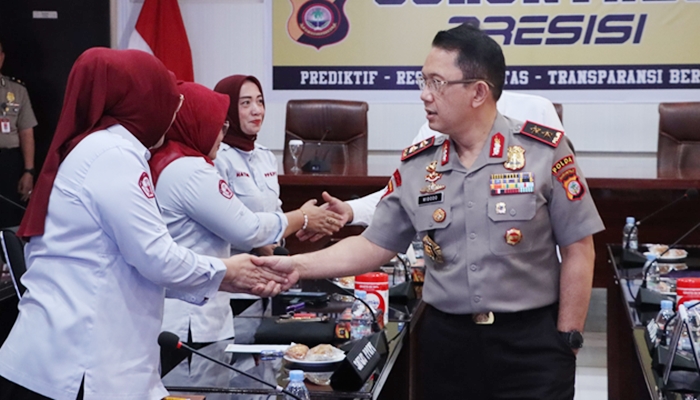 Kapolda Gorontalo, Irjen Widodo saat menerima Satgas PPKPT UNG, senin 11 Mei 2026 [foto:dok/humas]