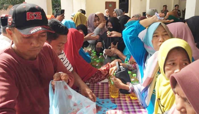 Ratusan warga memadati BPU Tapa, Kamis 21 Mei 2026, untuk berburu kebutuhan pokok dengan harga terjangkau dalam GPM yang digelar Pemda Bone Bolango [foto:dok/kominfo]