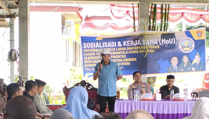 Wakil Ketua DPRD Gorontalo Utara, Ridwan Riko Arbie saat memberikan sambutan dalam kegiatan Sosialisasi dan Penandatanganan Kerjasama [foto:dok/gotimes]