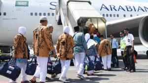 Ilustrasi. Saat ini muncul tawaran bahwa ketika berangkat haji boleh tanpa antrian [foto:dok]