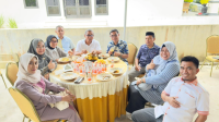 Pimpinan dan Anggota DPRD Gorontalo Utara bersilaturahmi ke kediaman Kaban Keuangan usai Idulfitri [foto:dok/setwan]