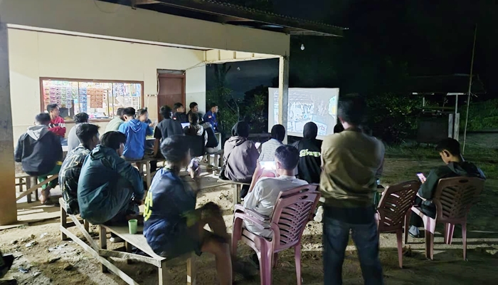 Pesta Babi Nobar Film Dokumenter ‘Pesta Babi’ di Desa Tapaluluo