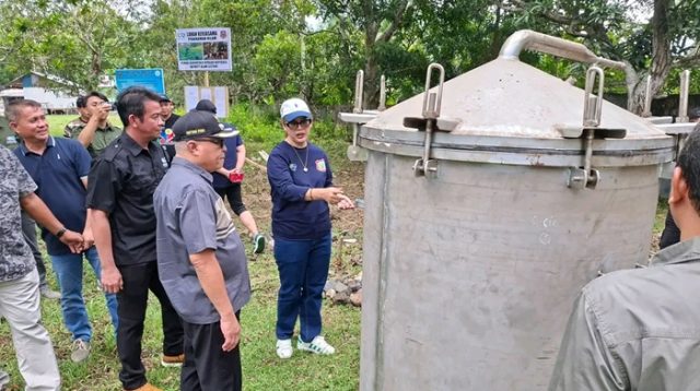 Bupati Gorontalo, Sofyan Puhi saat mengunjungi Taluhu Barakati, Senin 1 Juni 2026