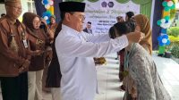 Sekda Bone Bolango, Iwan Mustapa saat menghadiri penamatan dan perpisahan siswa kelas IX SMP Negeri 1 Tapa, Rabu 10 Juni 2026. [foto:dok/ist]