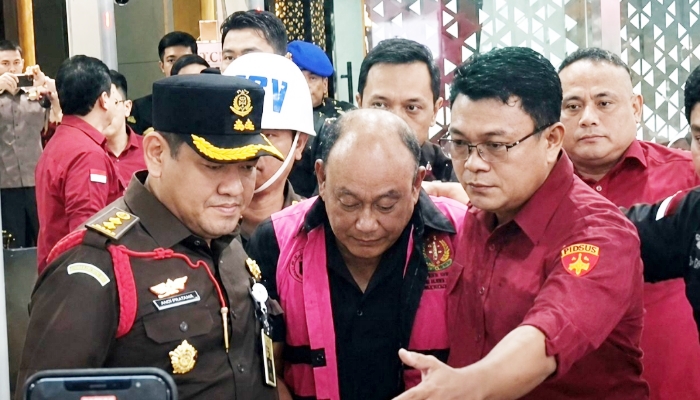 Mantan Kepala Badan Gizi Nasional (BGN) Dadan Hindayana saat ditahan Kejagung [foto:dok]