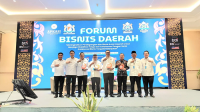 Bupati Gorontalo, Sofyan Puhi (keempat dari kiri) saat menghadiri Forum APKASI di Deli Serdang, Sumut. [foto:dok/kominfo]