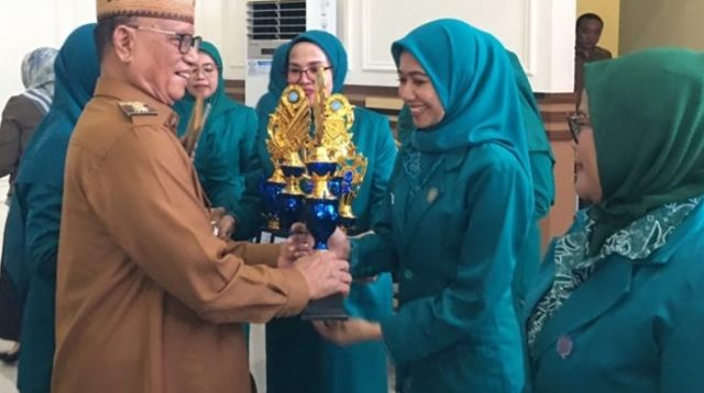 Bupati Bone Bolango, Ismet Mile pada acara HKG ke-45 PKK tingkat 2026 di Aula BPMP Provinsi Gorontalo, Senin 6 Juli 2026. [foto:dok/diskominfo]