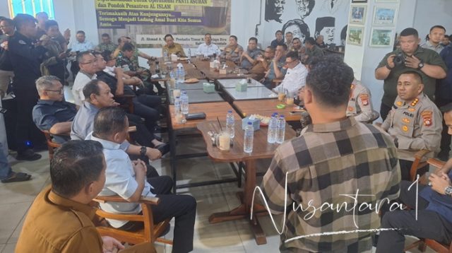 Ketua KNPI Gorontalo Utara, Yowan Sukarna saat mengadukan dua masalah yang hingga saat ini belum selesai. Ini disampaikan ketika di depan Forkopimda Provinsi Gorontalo, Selasa 14 Juli 2026 di Warkop Amal. [foto:nusantara1]