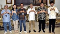 Bupati Gorontalo, Sofyan Puhi saat menerima kunjungan BPJS Kesehatan. [foto:dok/kominfo]