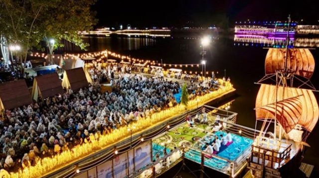 Ratusan warga datang dan berkumpul dalam Yasinan, Dzikir dan Doa bersama untuk mengenang tujuh hari wafatnya Alm. Rachmat Gobel di kawasan Danau Perintis, Suwawa, Kamis 16 Juli 2026 malam. [foto:dok/adit/prokopim]