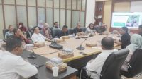 Rapat Koordinasi Perdana Tim Pelaksanaan Percepatan Pembangunan Infrastruktur Jalan Tulabolo–Pinogu yang dipimpin Sekretaris Daerah Bone Bolango, Iwan Mustapa, Kamis 30 Juli 2026. [foto:dok/kominfo]