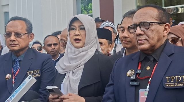 Tifauziah Tyassuma alias dokter Tifa usai dikabulkan eksepsi oleh PN Jakarta Timur. [foto:dok/suara.com/faqih]