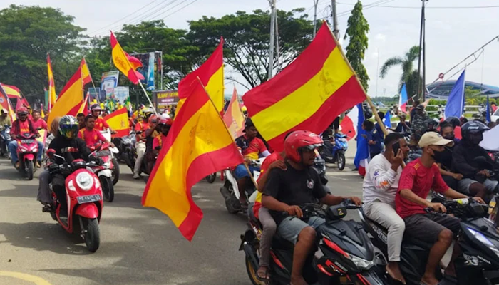 Ilustrasi. Konvoi suporter kontestan Piala Dunia 2026 usai memenangkan pertandingan. Hal seperti ini, dilarang bagi siswa SMA di Provinsi Gorontalo. [foto:dok/sorongraya]