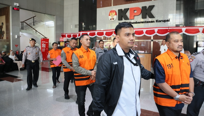Salah seorang staf KPK dan ayahnya ditetapkan sebagai tersangka pada kasus Bupati Pemalang, Anom Widiyantoro. [foto:dok/sinpo]