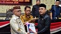 Penyerahan Ranperda tentang RTRW dalam rapat paripurna di Ruang Sidang DPRD Kabupaten Gorontalo, Senin 3 Agustus 2026. [foto:dok/kominfo]