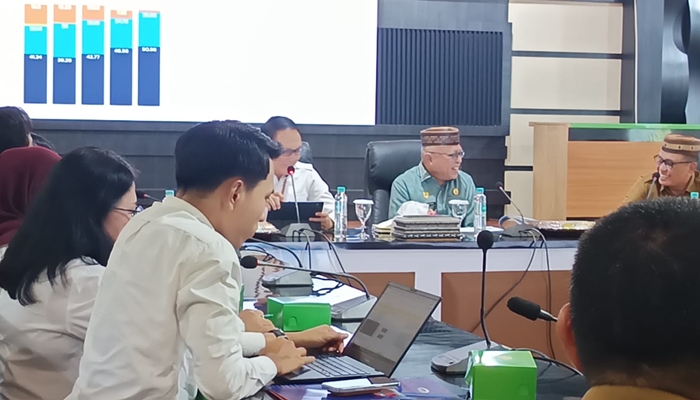 Bupati Gorontalo Sofyan Puhi usai menerima Kepala Perwakilan BPKP Provinsi Gorontalo di ruang kerjanya, Selasa 4 Agustus 2026. [foto:dok/kominfo]