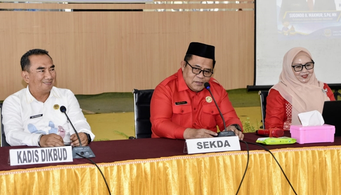 008 PAUD Rapat Koordinasi Penyusunan Rencana Kerja Implementasi Strategi Percepatan Wajib Belajar 13 Tahun melalui 1 Tahun Pra-SD di Aula Ballroom Dinas Pendidikan dan Kebudayaan Kabupaten Gorontalo, Kamis 20 Agustus 2026.