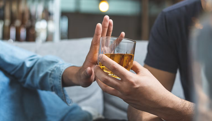Ilustrasi. Konsumsi alkohol secara berlebihan ternyata diam-diam merusak organ hati. [foto:dok/tc]