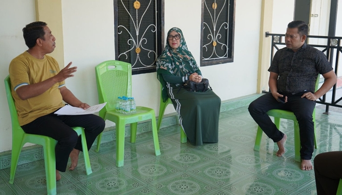 Anggota Komisi IV saat monitoring bantuan pokir di Masjid Durrat Al Fairuz, Desa Pantungo, Kecamatan Telaga. [foto:dok]