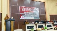 Bupati Bone Bolango, Ismet Mile saat memberi sambutan pada rapat paripurna Ranperda tentang Perubahan APBD 2026 di Ruang Sidang Utama DPRD, Senin 14 September 2026. [foto:dok.indra/diskominfo]