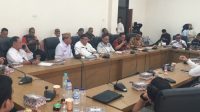 Sekda Bone Bolango, Iwan Mustapa saat menghadiri RDP bersama DPRD, Satgas Pemuda Peduli dan Pengawal Tambang dan PT Gorontalo Minerals, Rabu 16 September 2026. [foto:dok/kominfo]