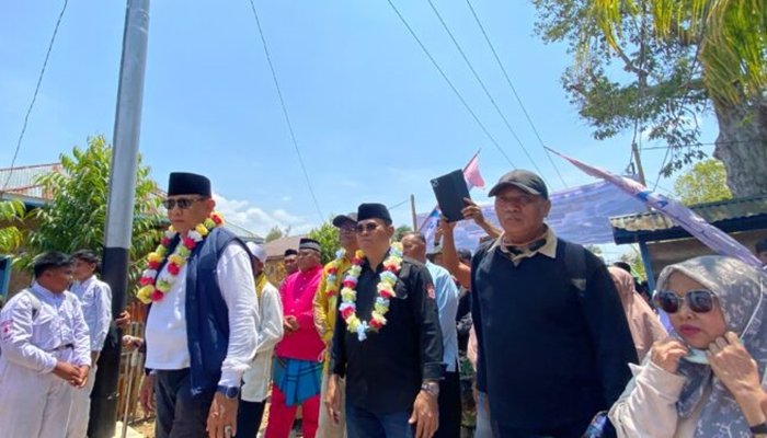 Sekda Bone Bolango, Iwan Mustapa saat mendampingi Gubernur Gorontalo, Gusnar Ismail ke Kecamatan Pinogu, 22-23 September 2026. [foto:dok/prokopimda/adit]