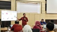 Kabid Informatika, Diskominfo Bone Bolango, Slamet Warjoko Hulopi saat menjadi narasumber pada sosialisasi pengelolaan layanan SP4N-LAPOR 24 sampai 25 September 2026. [foto:dok/enno/diskominfo]