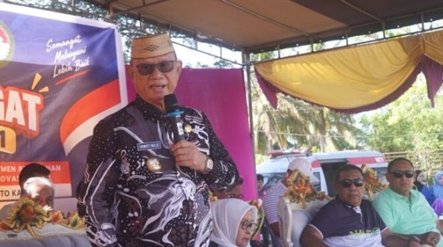 Bupati Bone Bolango, Ismet Mile saat menghadiri Kick Off Re Akreditasi RSUD Toto Kabila sekaligus Soft Launching SITATA-RSTK dan Inovasi Pagar Pasien di halaman RSUD Toto Kabila, Jumat 11 September 2026. [foto:dok/onal/prokopim]