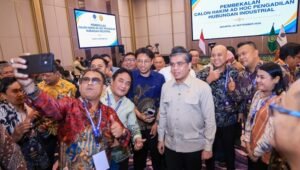 Menteri Ketenagakerjaan Yassierli usai membekali Calon Hakim Ad Hoc Pengadilan Hubungan Industrial. [foto:dok/kemnaker]