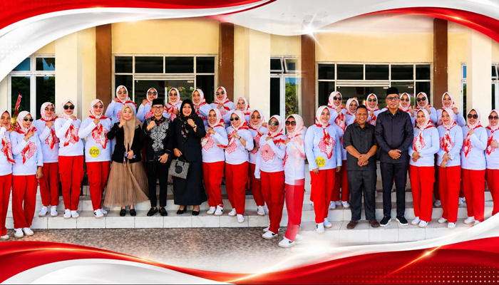 Peserta gerak jalan dari Sekretariat DPRD Gorontalo Utara bersama pimpinan dan anggota DPRD. [foto:dok]