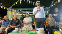 Anggota DPRD Gorontalo Utara, Hamza Sidik hadir dalam turnamen bola voli di Kecamatan Monano. [foto:dok/ist]