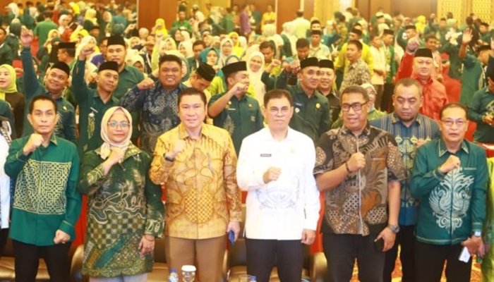 Sekda Bone Bolango, Iwan Mustapa saat menghadiri kegiatan Peningkatan Kapasitas Pengelola Keuangan dan Aset Desa se-Kabupaten Bone Bolango di Swiss-Belhotel Maleosan, Manado, Senin 12 Oktober 2026. [fotoDok/onal/prokopim]
