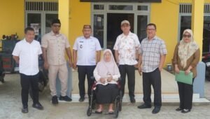 Anggota Komisi IV DPRD Provinsi Gorontalo saat kunjungan ke Desa Bulalo, Kwandang, Gorontalo Utara.[foto:dok/humas]