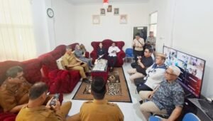 Jajaran Komisi I saat kunjungan ke Dinas Perpustakaan dan Kearsipan Kabupaten Bone Bolango. [foto:dok/humas]